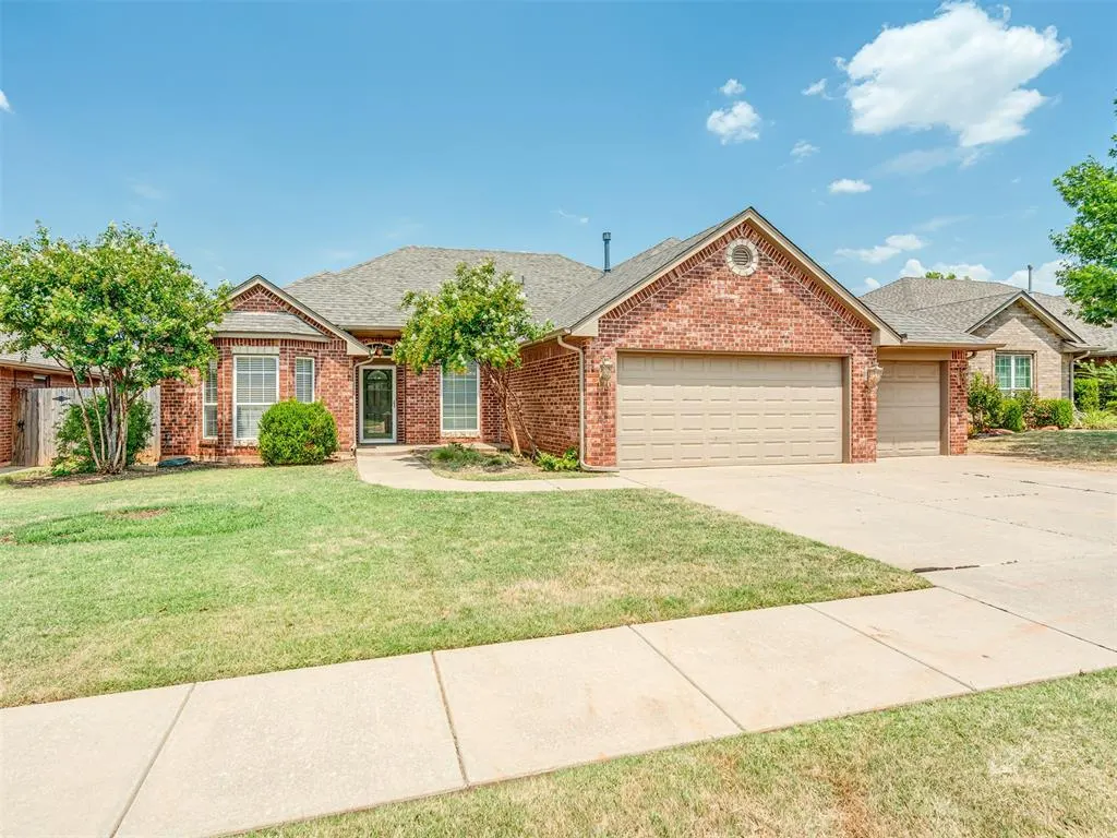 Photo 3 — 2721 NW 167th Street, Edmond, OK 73012