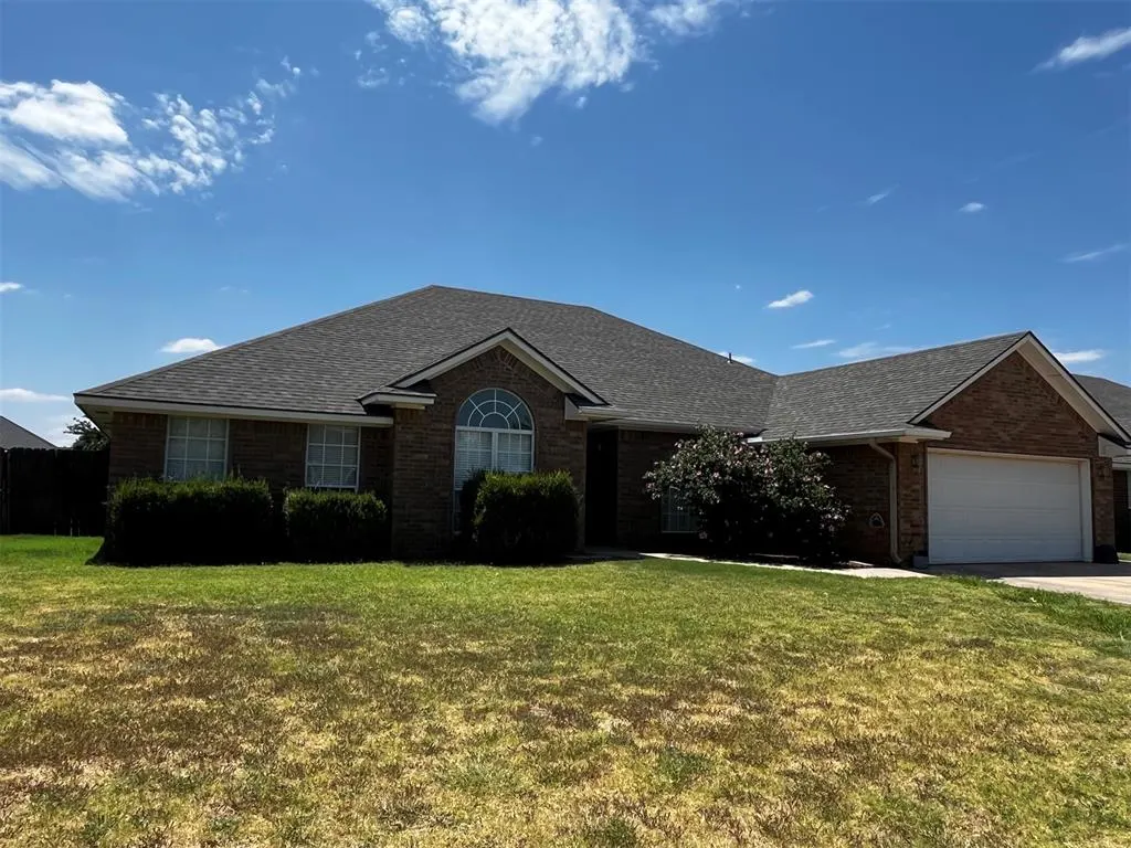 Front exterior — 508 Peacock Circle, Altus, OK 73521