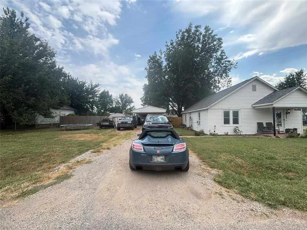 Photo 3 — 1224 Kaw Street, Perry, OK 73077
