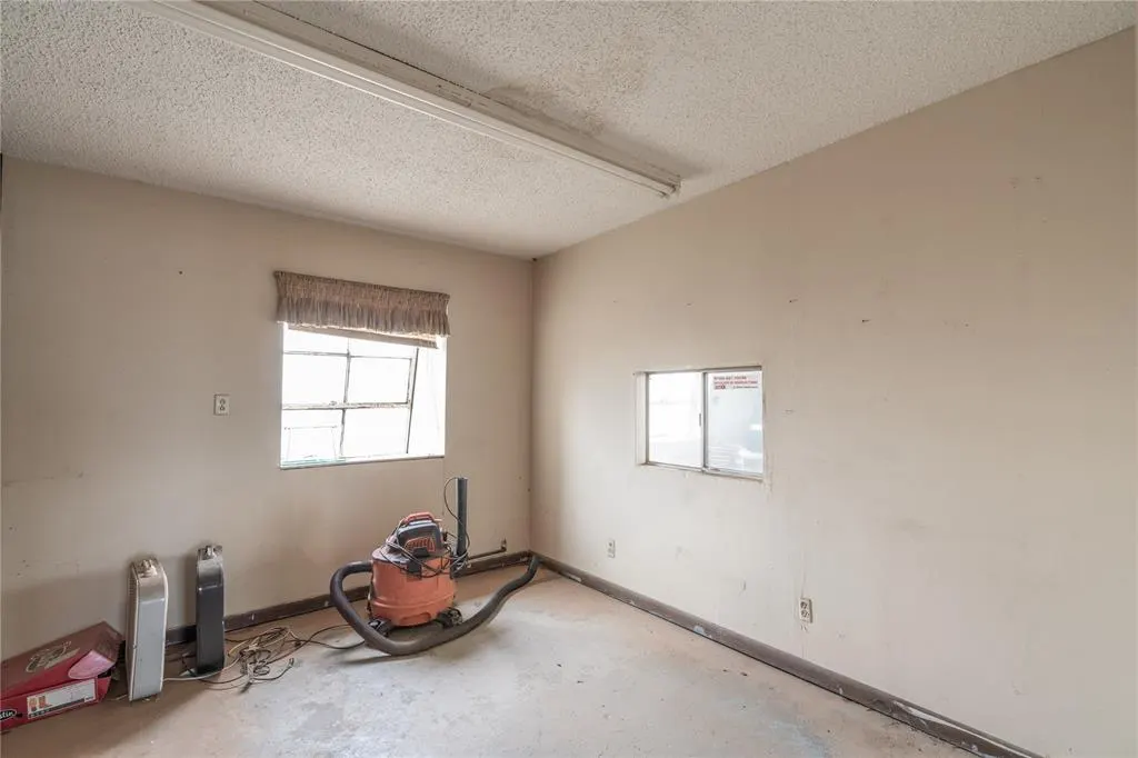 Photo 10 — 1925 E Highway 66, El Reno, OK 73036
