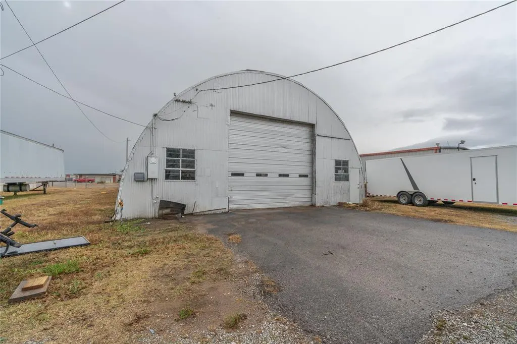 Photo 24 — 1925 E Highway 66, El Reno, OK 73036