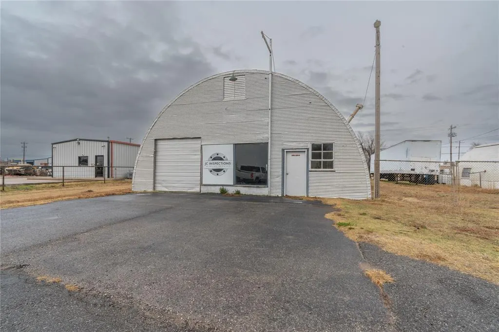 Photo 26 — 1925 E Highway 66, El Reno, OK 73036