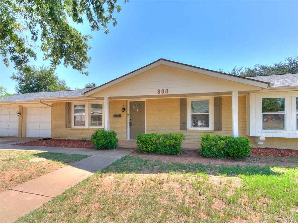 Photo 2 — 808 Del Haven Drive, Del City, OK 73115