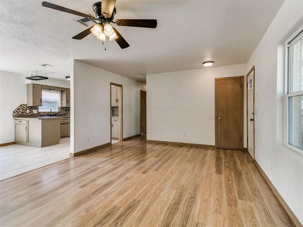 Photo 5 — 808 Del Haven Drive, Del City, OK 73115