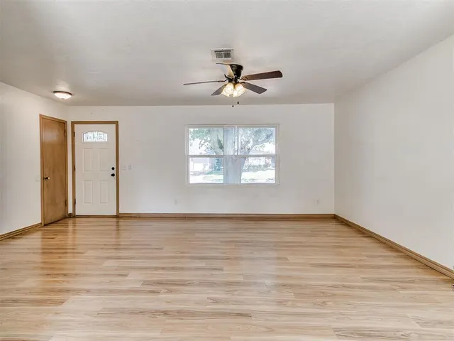 Photo 7 — 808 Del Haven Drive, Del City, OK 73115