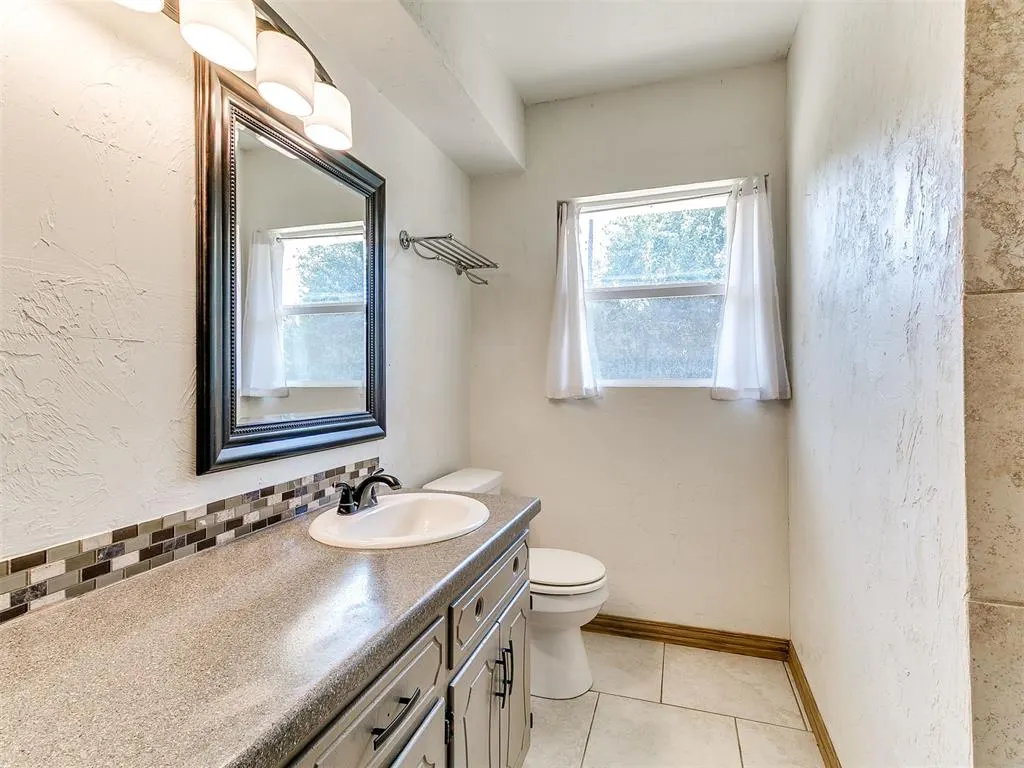 Photo 18 — 808 Del Haven Drive, Del City, OK 73115