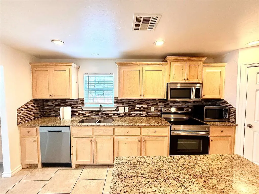 Photo 13 — 2135 N Lottie Avenue, Oklahoma City, OK 73111