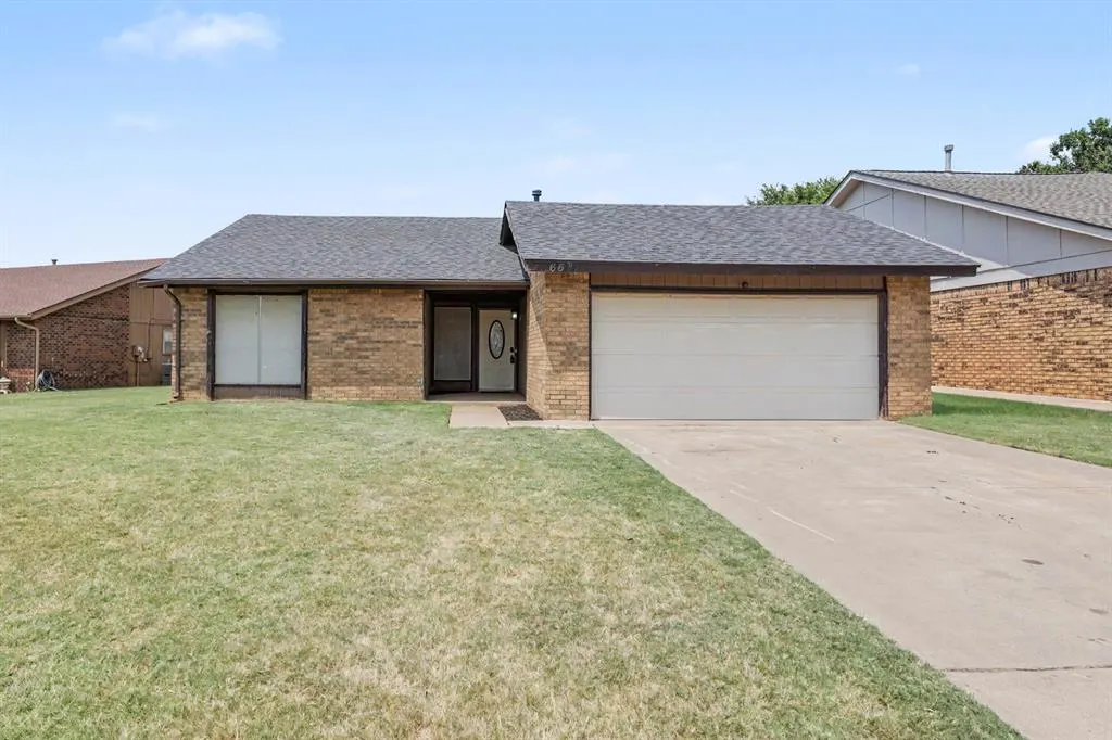 Front exterior — 6641 Laurel Road, Oklahoma City, OK 73162