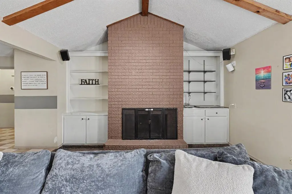 Photo 3 — 6641 Laurel Road, Oklahoma City, OK 73162