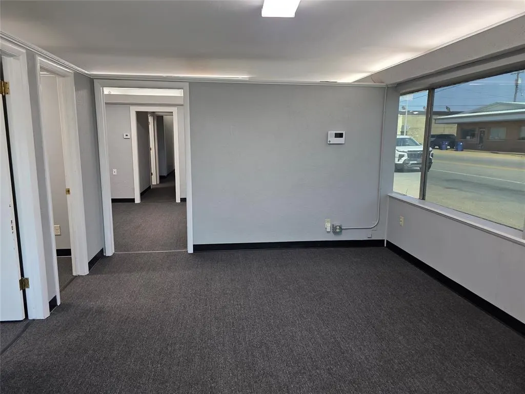 Photo 4 — 102 S Main, Lindsay, OK 73052