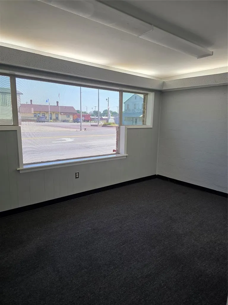 Photo 12 — 102 S Main, Lindsay, OK 73052