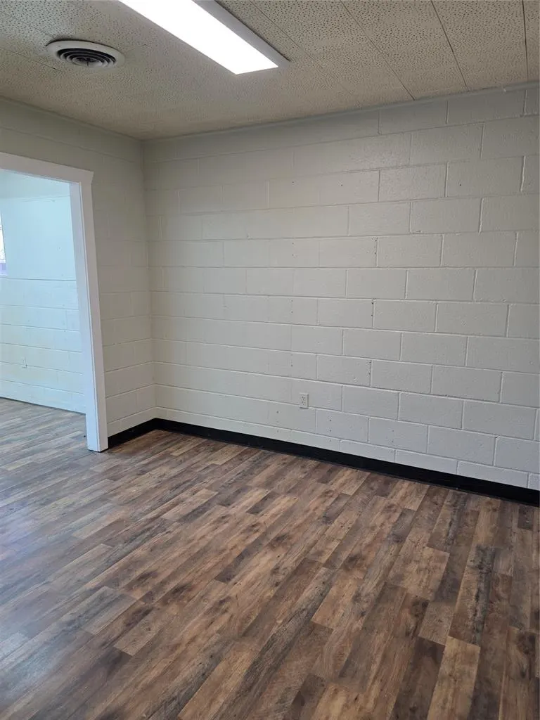 Photo 15 — 102 S Main, Lindsay, OK 73052