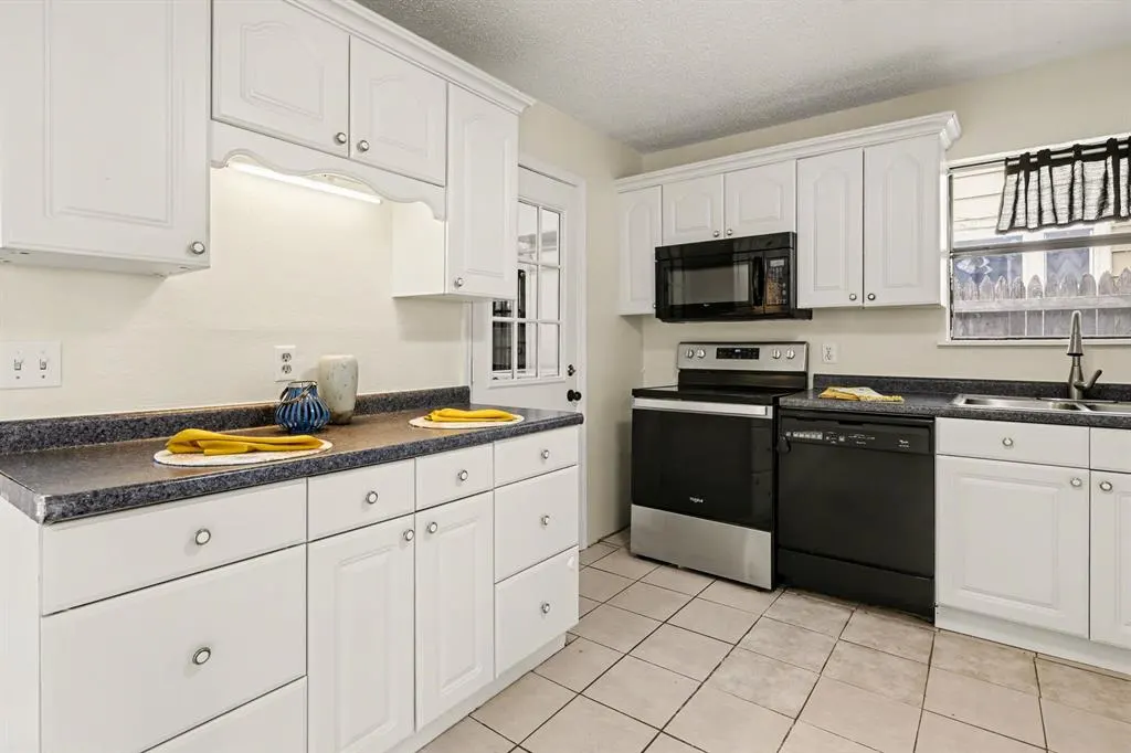 Photo 10 — 3621 SW 43rd Street 1, Oklahoma City, OK 73119