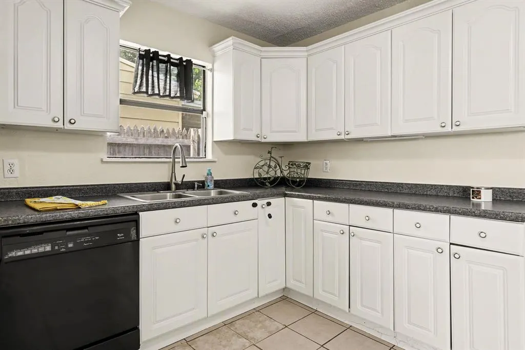 Photo 11 — 3621 SW 43rd Street 1, Oklahoma City, OK 73119