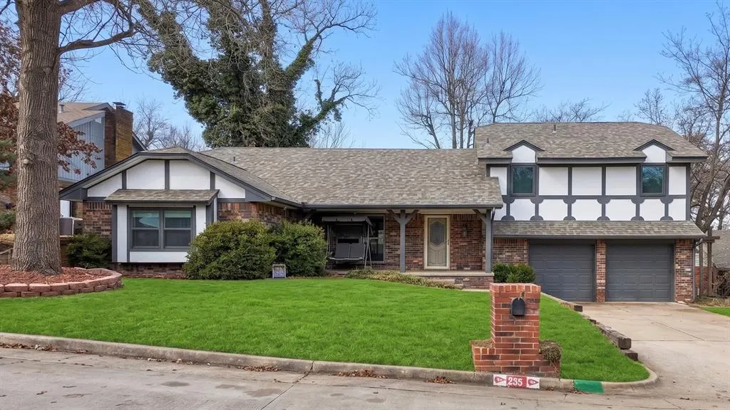 Front exterior — 225 N Tunbridge Road, Oklahoma City, OK 73130