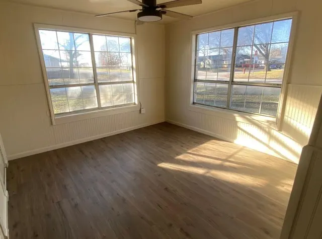 Photo 2 — 800 S 2nd Street, Davis, OK 73030