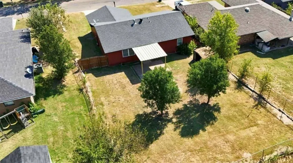 Photo 9 — 603 W Seminole Drive, Pauls Valley, OK 73075