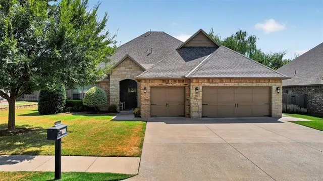 Photo 2 — 150 Evermay Drive, Edmond, OK 73013