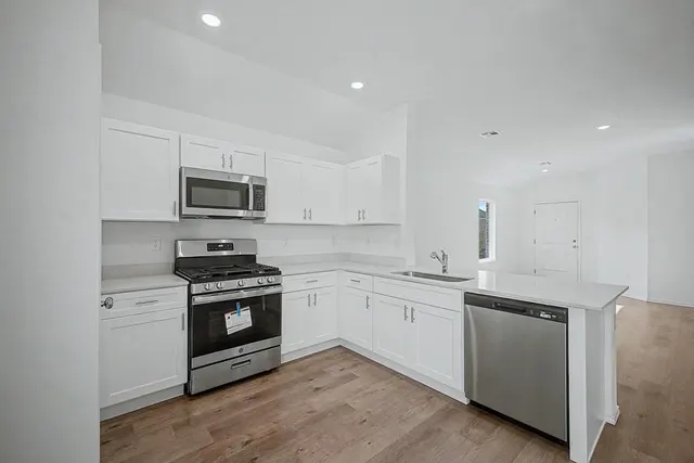 Photo 3 — 797 SW 9th Street, Newcastle, OK 73065