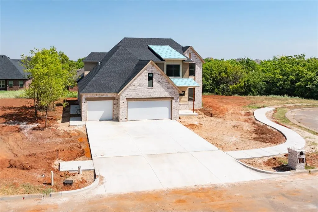 Photo 2 — 11509 NW 102nd Street, Yukon, OK 73099