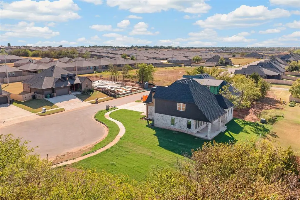 Photo 4 — 11509 NW 102nd Street, Yukon, OK 73099