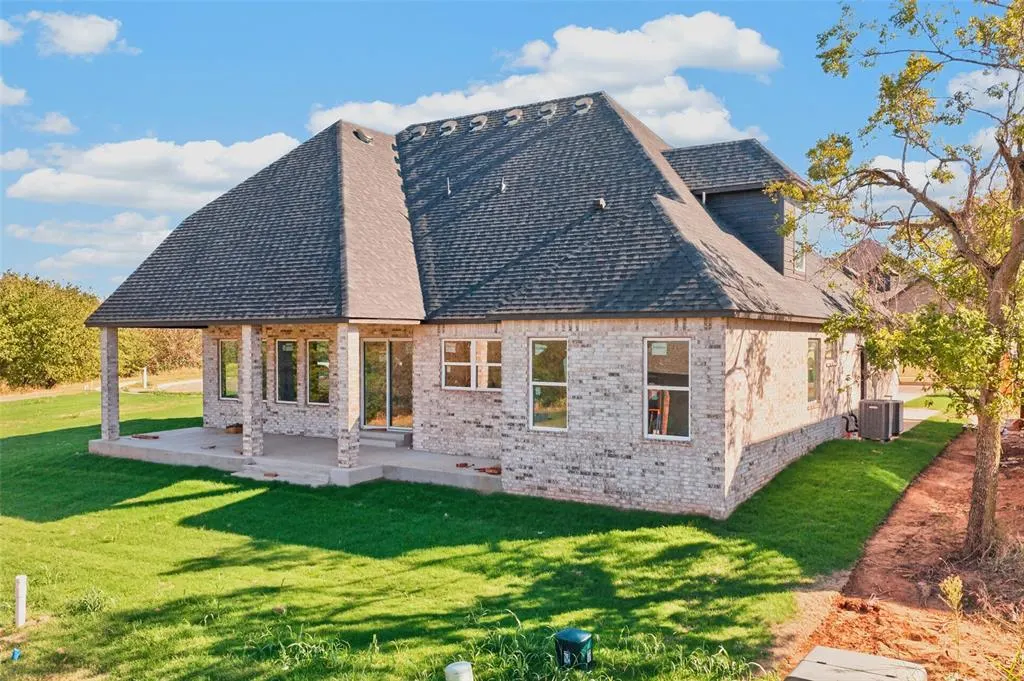 Photo 6 — 11509 NW 102nd Street, Yukon, OK 73099