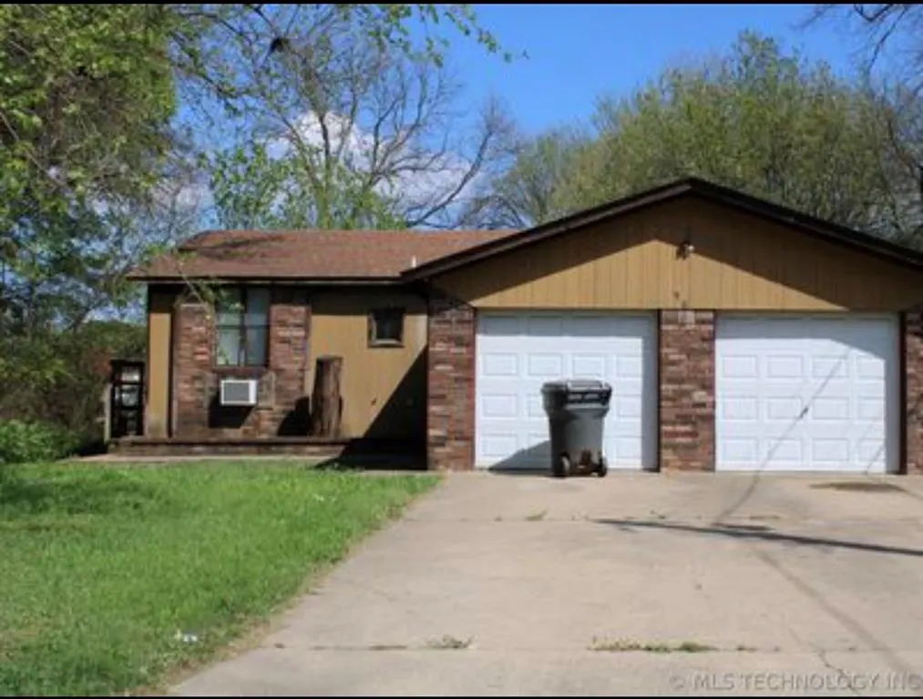 Front exterior — 906 NW A Street, Ardmore, OK 73401