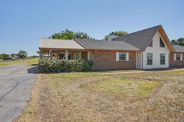 Photo 2 — 20518 E County Road 157, Blair, OK 73526