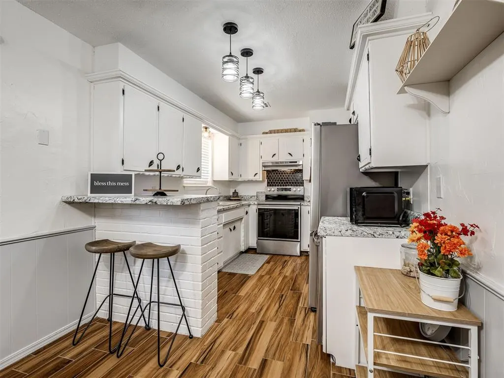 Photo 9 — 1317 Regency Boulevard, Moore, OK 73160