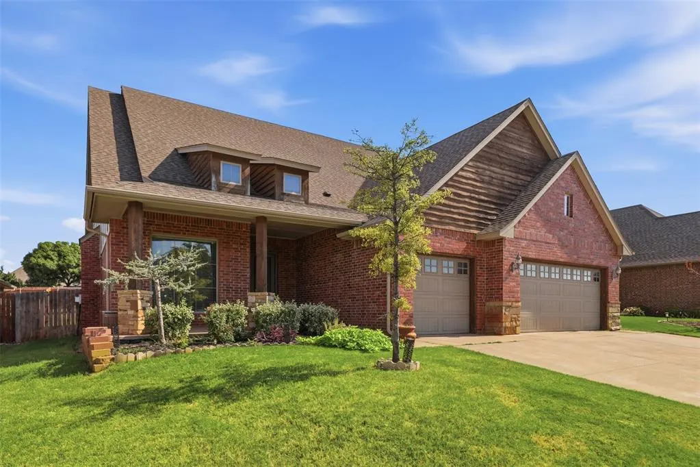Front exterior — 19536 Rambling Creek Drive, Edmond, OK 73012