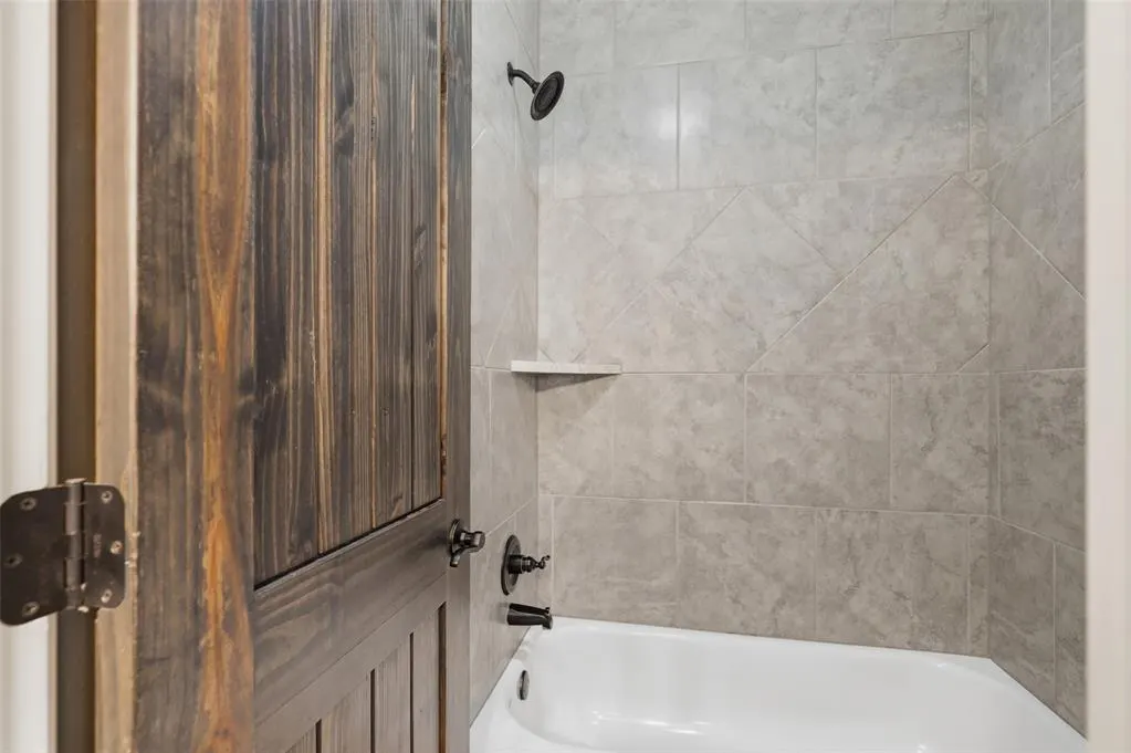 Photo 32 — 19536 Rambling Creek Drive, Edmond, OK 73012