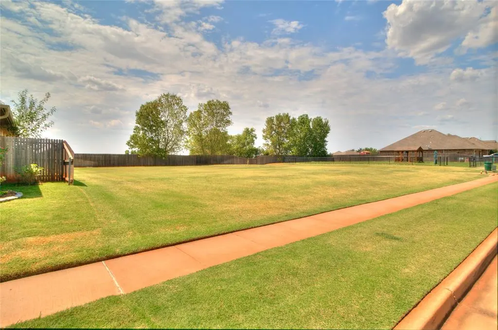 Photo 4 — 16101 Iron Tree Lane, Edmond, OK 73013
