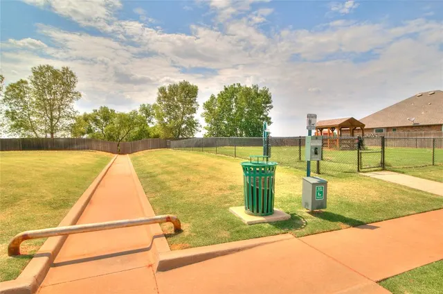 Photo 5 — 16101 Iron Tree Lane, Edmond, OK 73013