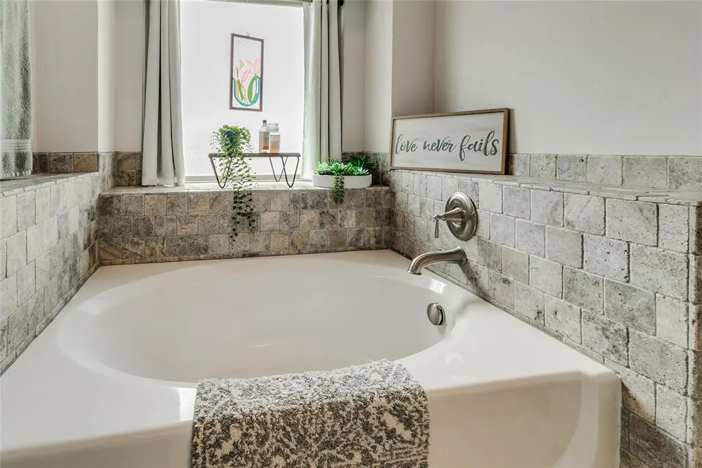 Photo 43 — 16101 Iron Tree Lane, Edmond, OK 73013
