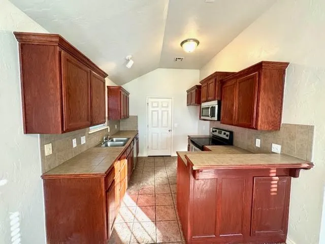 Photo 9 — 1005 Westridge Drive, Yukon, OK 73099