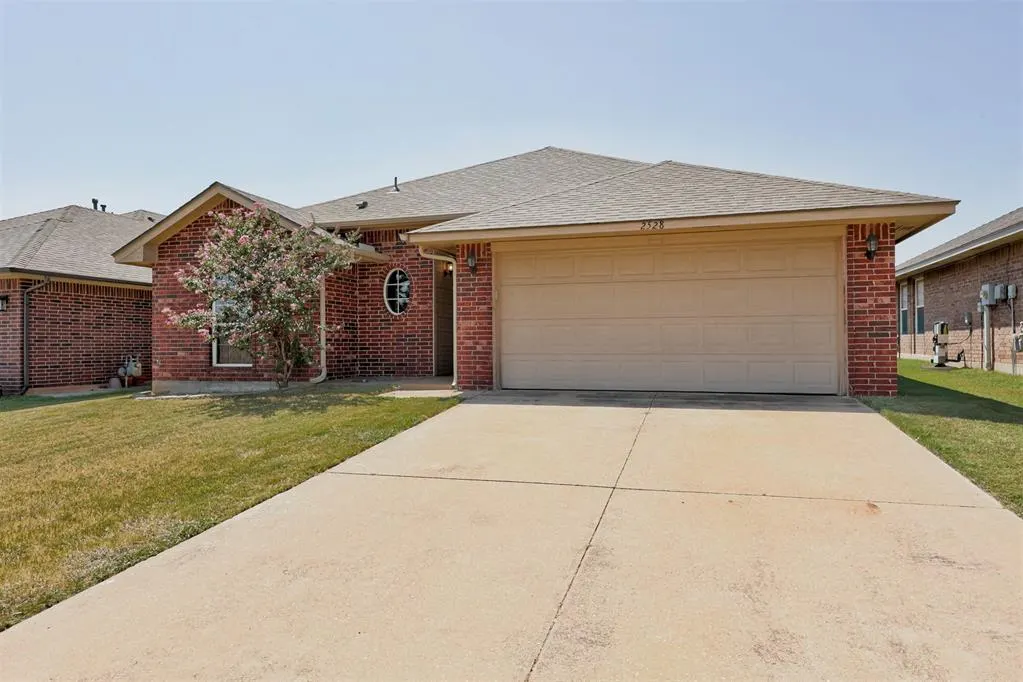 Photo 3 — 2528 Queenston Avenue, Norman, OK 73071