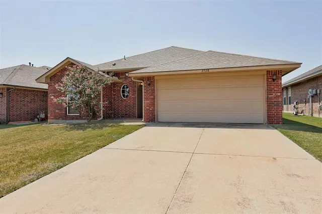 Photo 3 — 2528 Queenston Avenue, Norman, OK 73071