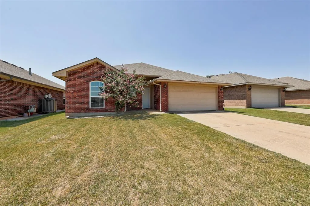 Photo 4 — 2528 Queenston Avenue, Norman, OK 73071