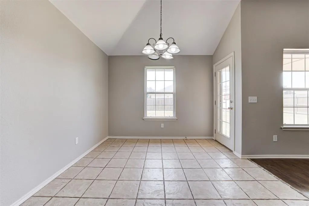 Photo 13 — 2528 Queenston Avenue, Norman, OK 73071