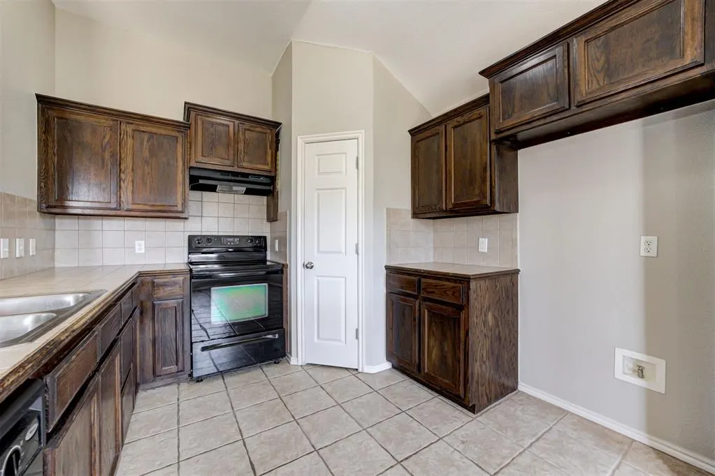 Photo 19 — 2528 Queenston Avenue, Norman, OK 73071