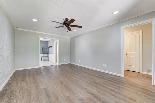 Photo 3 — 327 Woodcrest Drive, Norman, OK 73071