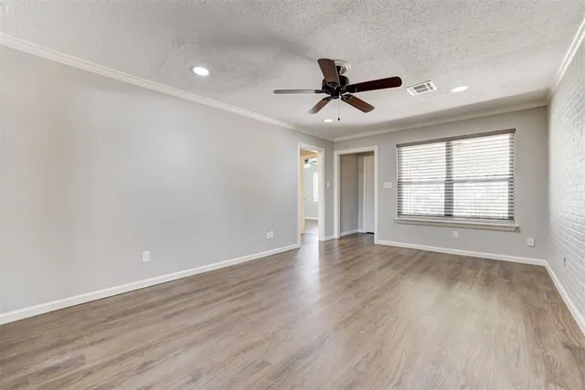 Photo 4 — 327 Woodcrest Drive, Norman, OK 73071