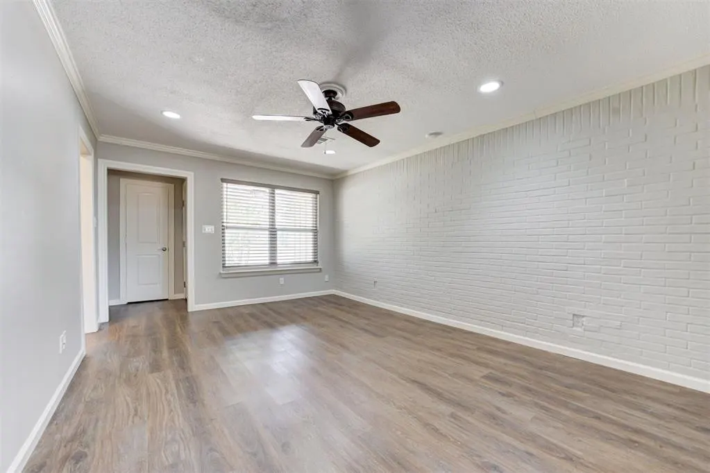 Photo 5 — 327 Woodcrest Drive, Norman, OK 73071