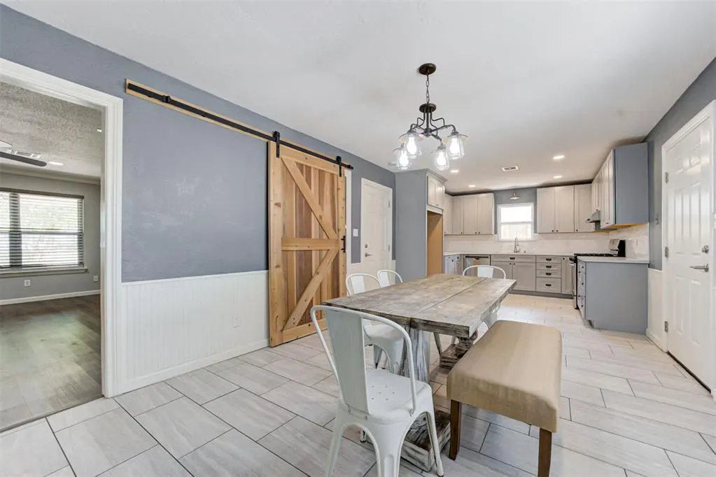 Photo 9 — 327 Woodcrest Drive, Norman, OK 73071