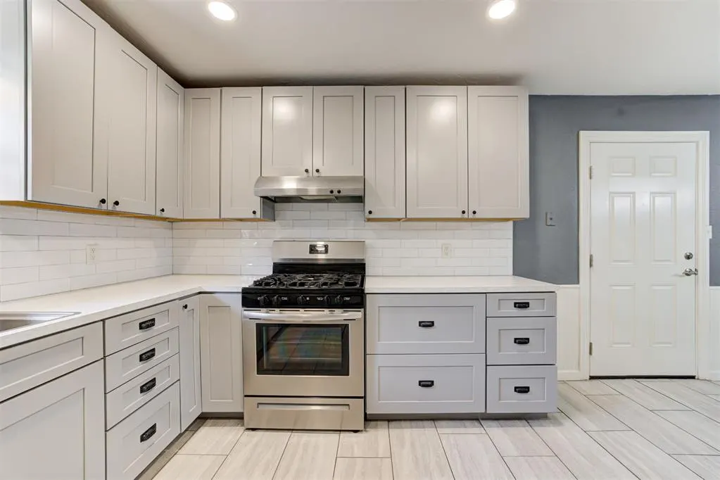 Photo 13 — 327 Woodcrest Drive, Norman, OK 73071