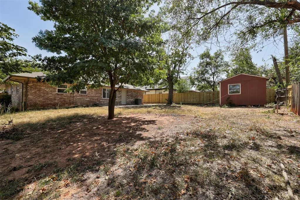 Photo 33 — 327 Woodcrest Drive, Norman, OK 73071