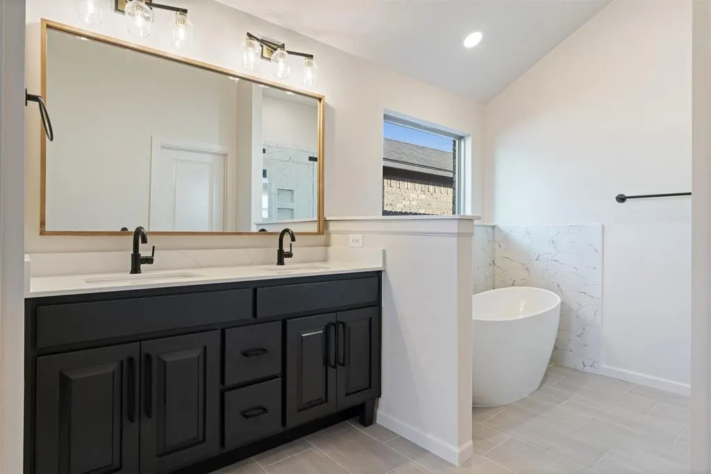 Photo 29 — 13325 SW 8th Street, Yukon, OK 73099