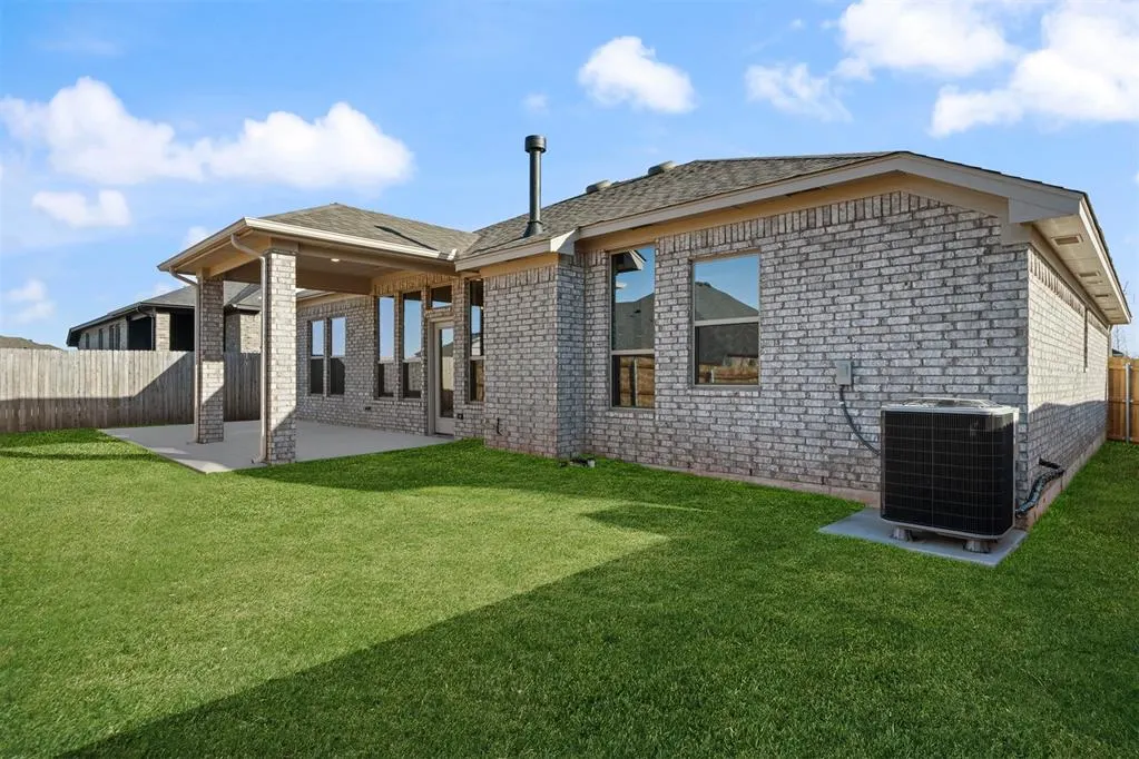 Photo 44 — 13325 SW 8th Street, Yukon, OK 73099