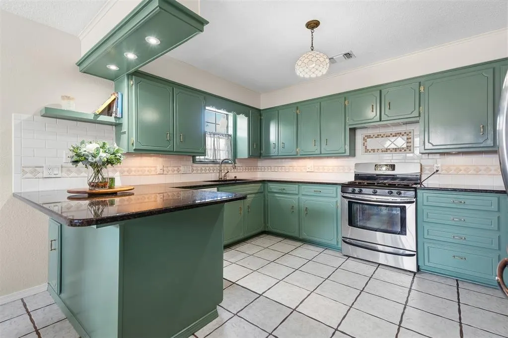 Photo 12 — 1900 8th NW, Ardmore, OK 73401
