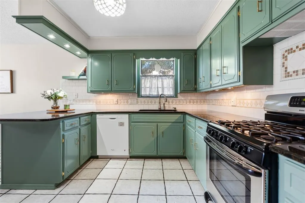 Photo 15 — 1900 8th NW, Ardmore, OK 73401